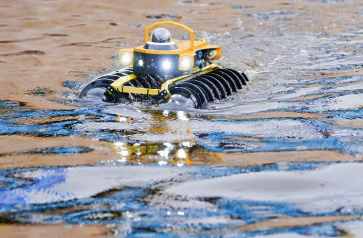 全地形應(yīng)急救援機器